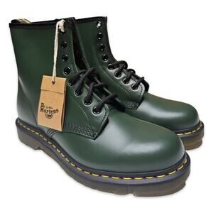 Dr. Martens 1460 Green Leather Lace-Up Boots Women’s 9 Men’s 8 NWT